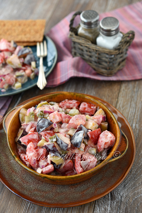 Zwetschgen- Tomaten- Salat Zwetschgen- Tomaten- Salat