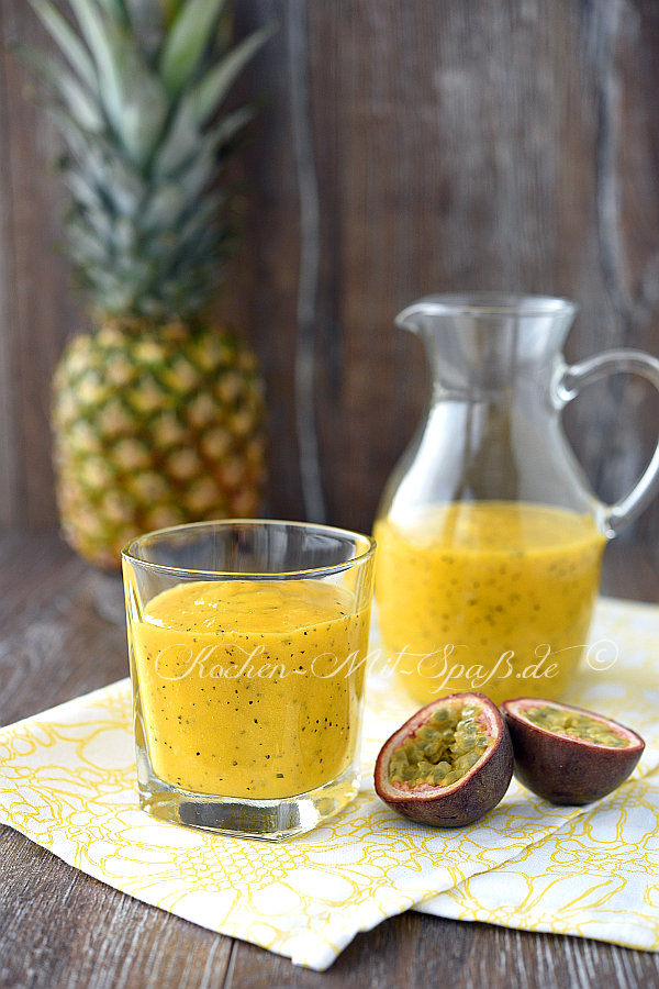 Mango- Ananas- Passionsfrucht- Smoothie