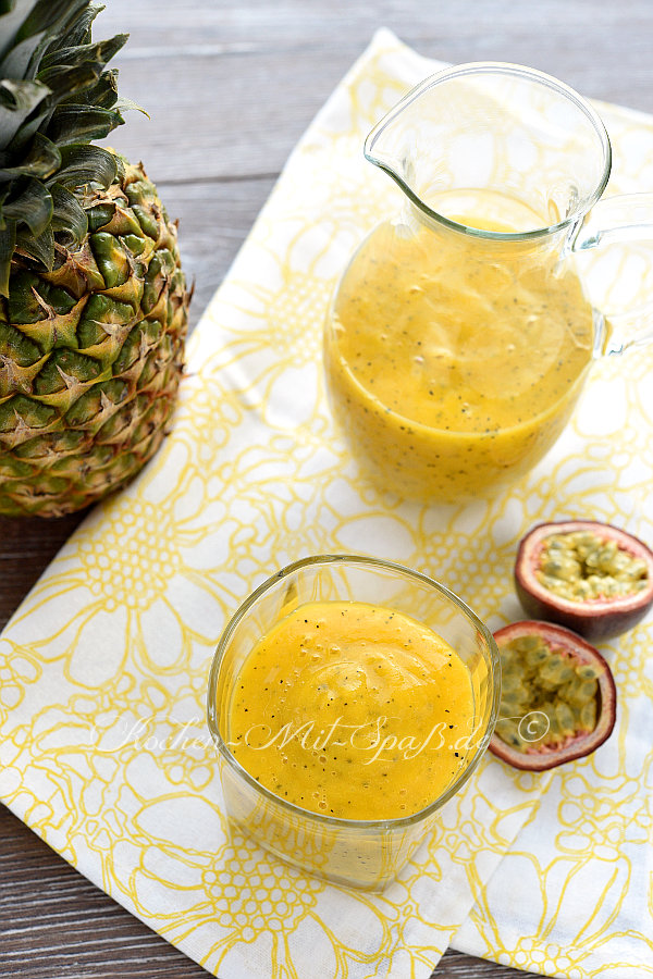 Mango- Ananas- Passionsfrucht- Smoothie Mango- Ananas- Passionsfrucht- Smoothie
